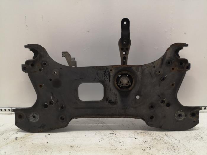 Gebruikte Subframe Volkswagen Caddy III (2KA,2KH,2CA,2CH) 1.6 TDI 16V Prijs € 94,50 Margeregeling aangeboden door Binckhorst BV