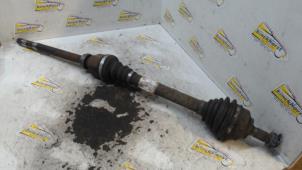 Gebruikte Steekas rechts-voor Peugeot 308 (4A/C) 1.6 VTI 16V Prijs € 36,75 Margeregeling aangeboden door Binckhorst BV