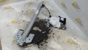 Gebruikte Raammechaniek 4Deurs links-achter Audi A3 Sportback (8PA) 2.0 FSI 16V Prijs € 52,50 Margeregeling aangeboden door Binckhorst BV