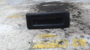 Gebruikte Schakelaar achterklep Skoda Fabia II (5J) 1.4i 16V Prijs € 21,00 Margeregeling aangeboden door Binckhorst BV