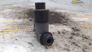 Gebruikte Ruitensproeierpomp voor Toyota Yaris III (P13) 1.5 16V Hybrid Prijs € 15,75 Margeregeling aangeboden door Binckhorst BV