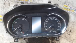 Gebruikte Instrumentenpaneel Toyota Yaris III (P13) 1.5 16V Hybrid Prijs € 72,45 Margeregeling aangeboden door Binckhorst BV