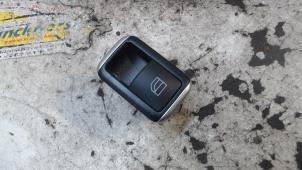 Gebruikte Elektrisch Raam Schakelaar Tesla Model S 85D Prijs € 15,75 Margeregeling aangeboden door Binckhorst BV