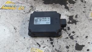 Gebruikte Garagedeur opener Tesla Model S 85D Prijs € 36,75 Margeregeling aangeboden door Binckhorst BV