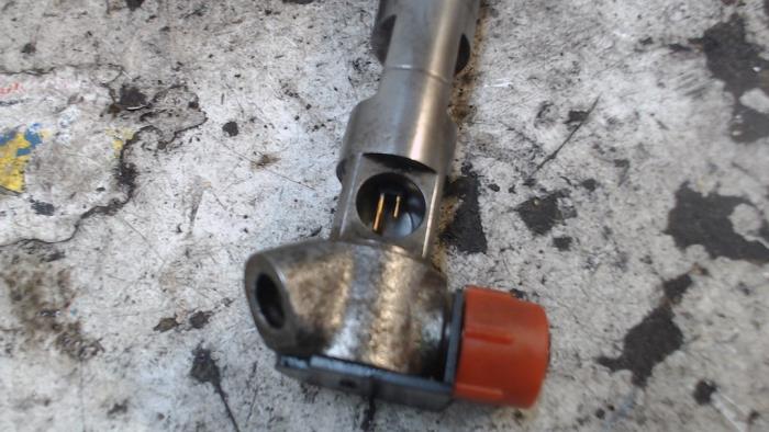 Verstuiver (diesel) van een Mercedes-Benz Sprinter 3,5t (906.73) 316 CDI 16V 2013