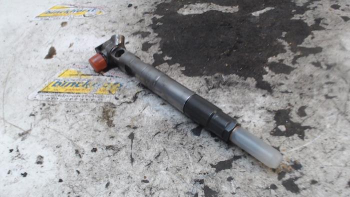 Verstuiver (diesel) van een Mercedes-Benz Sprinter 3,5t (906.73) 316 CDI 16V 2013