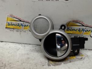 Gebruikte Deurgreep 2Deurs rechts BMW Mini One/Cooper (R50) 1.6 16V Cooper Prijs € 15,75 Margeregeling aangeboden door Binckhorst BV