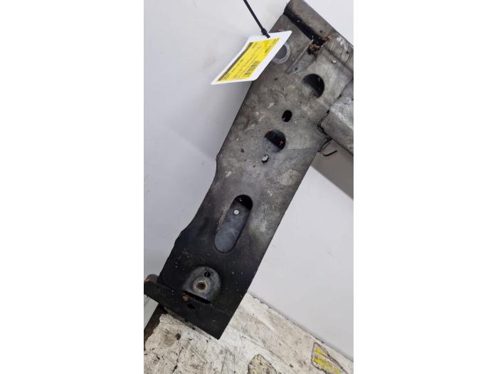 Subframe van een Renault Scénic II (JM) 2.0 16V 2004