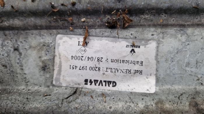 Subframe van een Renault Scénic II (JM) 2.0 16V 2004