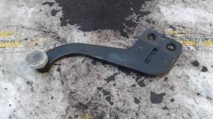 Gebruikte Schuifdeurrol rechts Volkswagen Transporter T5 1.9 TDi Prijs € 21,00 Margeregeling aangeboden door Binckhorst BV