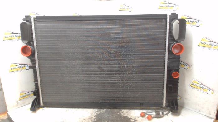 Gebruikte Radiateur Mercedes E (W211) 1.8 E-200 Kompressor 16V Prijs € 36,75 Margeregeling aangeboden door Binckhorst BV