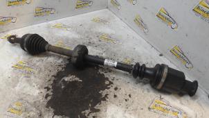 Gebruikte Aandrijfas rechts-voor Renault Twingo II (CN) 1.2 16V Prijs € 31,50 Margeregeling aangeboden door Binckhorst BV