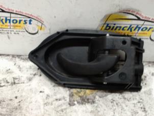 Gebruikte Deurgreep 2Deurs rechts Ford Ka I 1.3i Prijs € 10,50 Margeregeling aangeboden door Binckhorst BV