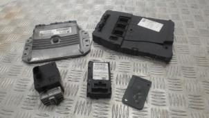 Gebruikte Kontaktslot + computer Renault Megane II (BM/CM) 1.6 16V Prijs € 131,25 Margeregeling aangeboden door Binckhorst BV