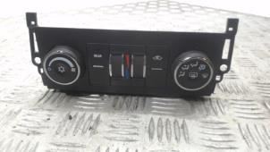 Gebruikte Kachel Bedieningspaneel Chevrolet Suburban 5.3 V8 FlexFuel 4x4 Prijs € 157,50 Margeregeling aangeboden door Binckhorst BV