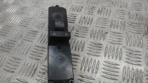 Gebruikte Elektrisch Raam Schakelaar Chevrolet Suburban 5.3 V8 FlexFuel 4x4 Prijs € 26,25 Margeregeling aangeboden door Binckhorst BV