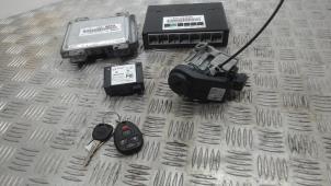 Gebruikte Contactslot + computer Chevrolet Suburban 5.3 V8 FlexFuel 4x4 Prijs € 367,50 Margeregeling aangeboden door Binckhorst BV