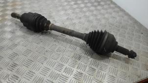 Gebruikte Homokineetas links-voor Renault Trafic New (FL) 2.5 dCi 16V 145 Prijs € 42,00 Margeregeling aangeboden door Binckhorst BV