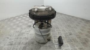 Gebruikte Tank element Pomp Renault Clio IV (5R) 0.9 Energy TCE 90 12V Prijs € 42,00 Margeregeling aangeboden door Binckhorst BV