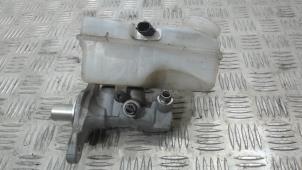 Gebruikte Hoofdremcilinder Renault Clio IV (5R) 0.9 Energy TCE 90 12V Prijs € 21,00 Margeregeling aangeboden door Binckhorst BV