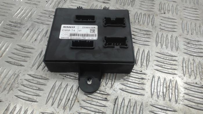 Gebruikte Computer Body Control Renault Clio IV (5R) 0.9 Energy TCE 90 12V Prijs € 21,00 Margeregeling aangeboden door Binckhorst BV