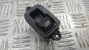 Gebruikte Elektrisch Raam Schakelaar Volvo S40 (MS) 1.8 16V Prijs € 10,50 Margeregeling aangeboden door Binckhorst BV