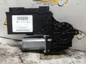 Gebruikte Portierruitmotor Volkswagen Touareg (7LA/7L6) 3.0 TDI V6 24V Prijs € 31,50 Margeregeling aangeboden door Binckhorst BV