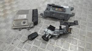 Gebruikte Kontaktslot + computer Fiat Fiorino (225) 1.3 JTD 16V Multijet Prijs € 131,25 Margeregeling aangeboden door Binckhorst BV