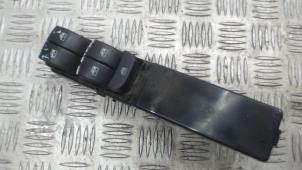 Gebruikte Ruit schakelaar elektrisch Saab 9-3 Sport Estate (YS3F) 1.9 TiD Prijs € 31,50 Margeregeling aangeboden door Binckhorst BV