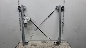 Gebruikte Raammechaniek 4Deurs rechts-voor Chevrolet Suburban 5.3 V8 FlexFuel 4x4 Prijs € 78,75 Margeregeling aangeboden door Binckhorst BV