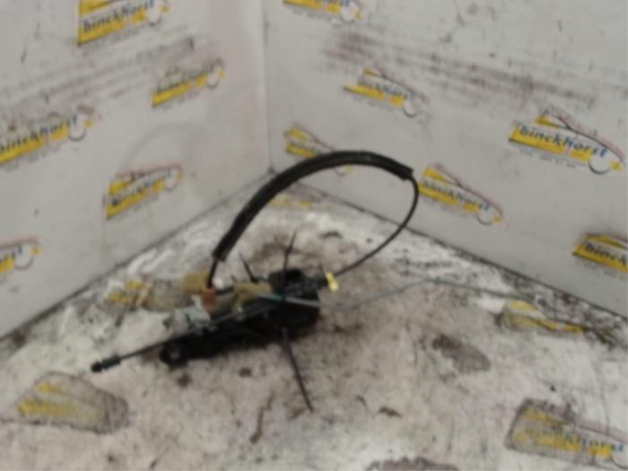 Deurslot Mechaniek 4Deurs rechts-achter van een Chevrolet Suburban 5.3 V8 FlexFuel 4x4 2014