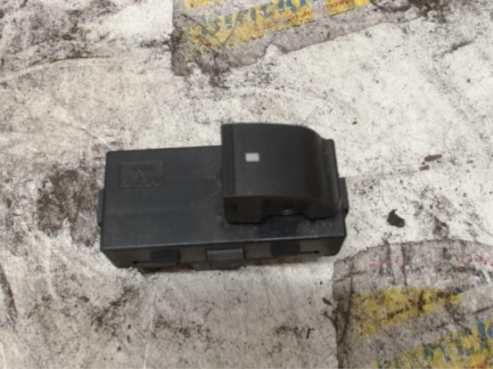 Elektrisch Raam Schakelaar van een Chevrolet Suburban 5.3 V8 FlexFuel 4x4 2014