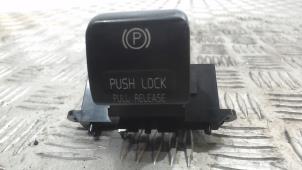 Gebruikte Handrem schakelaar Volvo V60 I (FW/GW) 2.4 D6 20V Plug-in Hybrid AWD Prijs € 15,75 Margeregeling aangeboden door Binckhorst BV