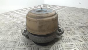 Gebruikte Motorsteun Mercedes E (W212) E-350 CDI BlueEfficiency V6 24V 4-Matic Prijs € 26,25 Margeregeling aangeboden door Binckhorst BV