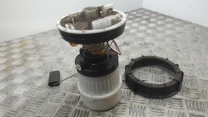 Gebruikte Tank element Pomp Ford Focus C-Max 1.6 16V Prijs € 42,00 Margeregeling aangeboden door Binckhorst BV