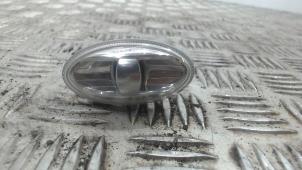 Gebruikte Knipperlicht Scherm rechts-voor Peugeot 108 1.0 12V VVT-i Prijs € 10,50 Margeregeling aangeboden door Binckhorst BV