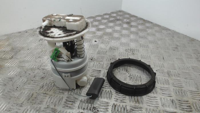 Gebruikte Tank element Pomp Dacia Sandero I (BS) 1.4 Prijs € 42,00 Margeregeling aangeboden door Binckhorst BV