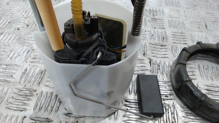 Brandstofpomp Elektrisch van een Seat Ibiza IV (6J5) 1.4 16V 2012