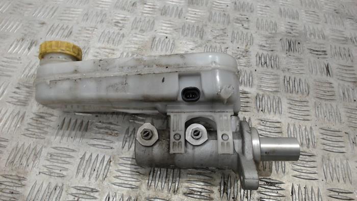 Gebruikte Hoofdremcilinder Fiat Ducato (250) 2.3 D 120 Multijet Prijs € 21,00 Margeregeling aangeboden door Binckhorst BV