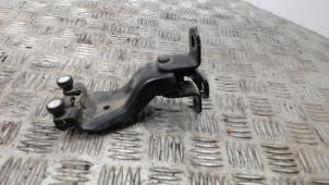 Gebruikte Schuifdeurrol rechts Ford Transit Courier 1.0 Ti-VCT EcoBoost 12V Prijs € 26,25 Margeregeling aangeboden door Binckhorst BV