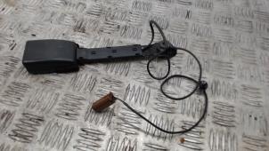 Gebruikte Veiligheidsgordel Insteek rechts-voor Ford Transit Courier 1.0 Ti-VCT EcoBoost 12V Prijs € 26,25 Margeregeling aangeboden door Binckhorst BV