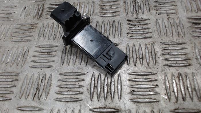 Gebruikte Luchthoeveelheidsmeter Opel Karl 1.0 12V Prijs € 26,25 Margeregeling aangeboden door Binckhorst BV