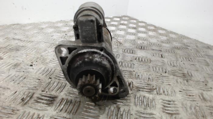 Startmotor van een Volkswagen Polo V (6R) 1.2 TDI 12V BlueMotion 2011