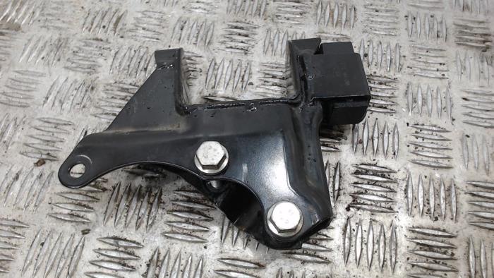 Gebruikte Versnellingsbak Steun Volkswagen Polo V (6R) 1.2 TDI 12V BlueMotion Prijs € 21,00 Margeregeling aangeboden door Binckhorst BV