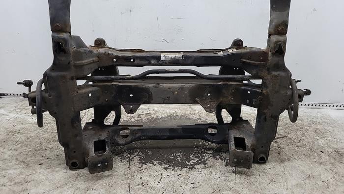 Subframe van een Volkswagen Crafter 2.5 TDI 30/35/50 2010