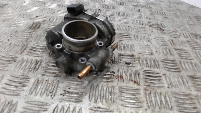Gebruikte Gasklephuis Opel Tigra Twin Top 1.4 16V Prijs € 31,50 Margeregeling aangeboden door Binckhorst BV
