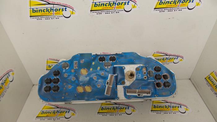 Instrumentenpaneel van een Daihatsu Charade (G200/201/202/203/204) 1.3i TX/CX 16V 1996