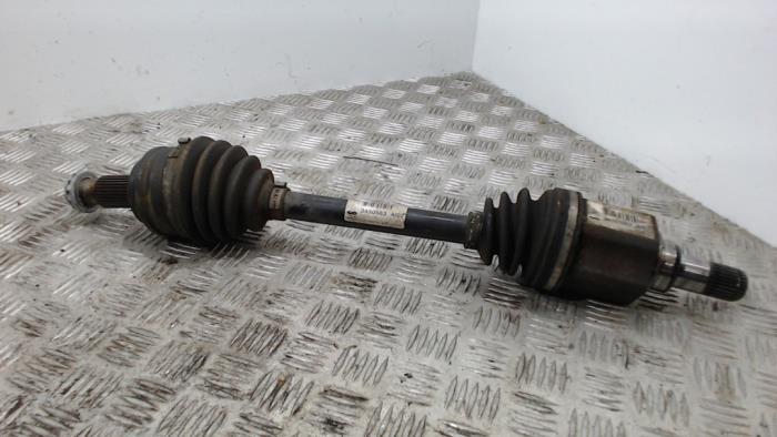 Gebruikte Aandrijfas links-voor BMW X3 (E83) 2.0d 16V Prijs € 52,50 Margeregeling aangeboden door Binckhorst BV