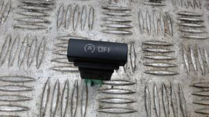 Gebruikte Start/Stop schakelaar Skoda Octavia Combi (1Z5) 1.6 TDI Greenline Prijs € 10,50 Margeregeling aangeboden door Binckhorst BV