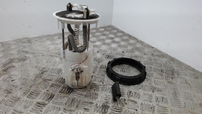 Gebruikte Tank element Pomp Dacia Dokker (0S) 1.5 dCi 75 Prijs € 42,00 Margeregeling aangeboden door Binckhorst BV